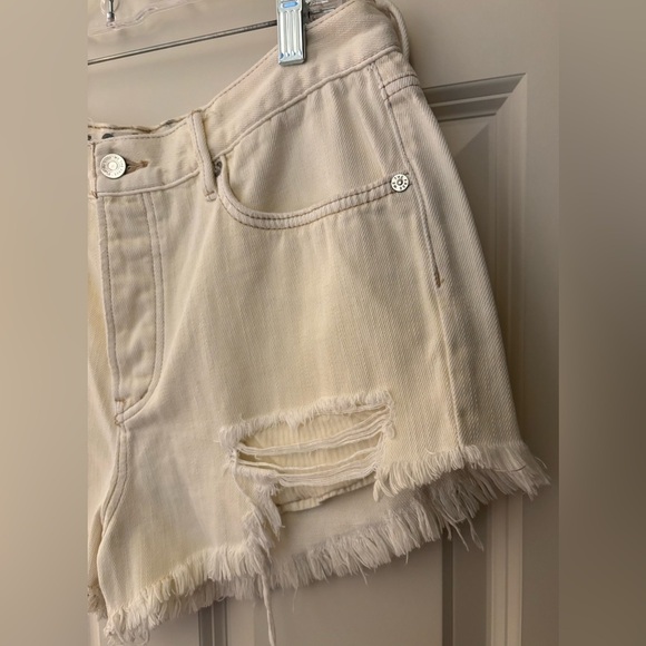 We The Free Distressed Denim Cutoff Shorts, Off White/Ivory, Size 31 - Picture 4 of 9